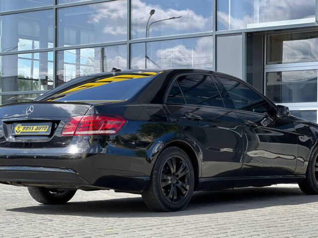 Черный Мерседес E 200, объемом двигателя 2.2 л и пробегом 320 тыс. км за 12500 $, фото 5 на Automoto.ua