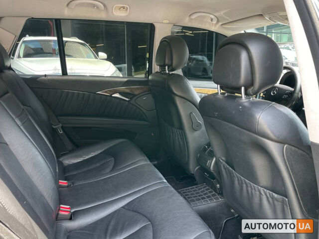 Серый Мерседес E 200, объемом двигателя 2.2 л и пробегом 328 тыс. км за 8900 $, фото 13 на Automoto.ua