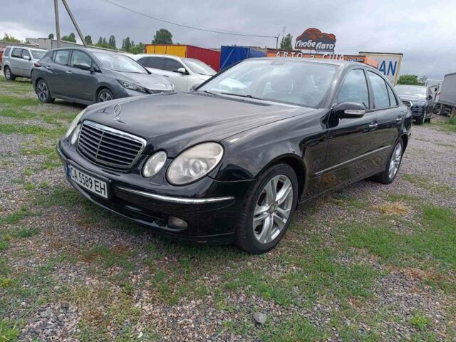 Черный Мерседес E 220, объемом двигателя 2.1 л и пробегом 321 тыс. км за 8500 $, фото 8 на Automoto.ua