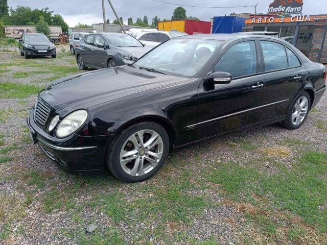 Черный Мерседес E 220, объемом двигателя 2.1 л и пробегом 321 тыс. км за 8500 $, фото 10 на Automoto.ua