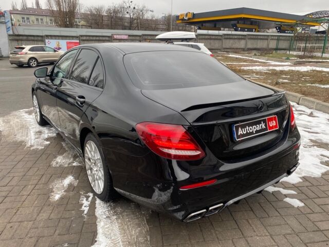 Чорний Мерседес E 220, об'ємом двигуна 2 л та пробігом 257 тис. км за 29490 $, фото 2 на Automoto.ua