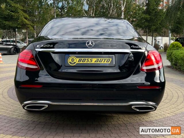 Черный Мерседес E 220, объемом двигателя 2 л и пробегом 179 тыс. км за 30999 $, фото 5 на Automoto.ua