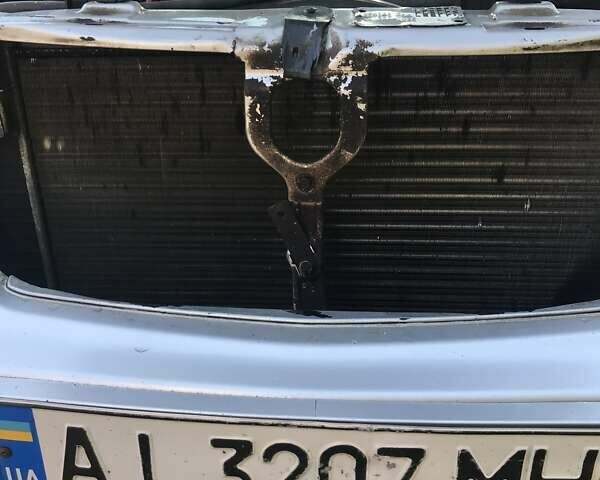 Серый Мерседес E 220, объемом двигателя 2.1 л и пробегом 500 тыс. км за 3500 $, фото 13 на Automoto.ua