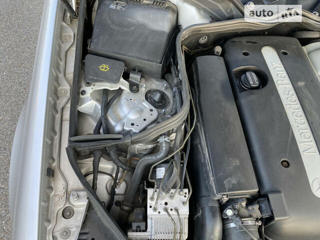 Сірий Мерседес E 220, об'ємом двигуна 2.2 л та пробігом 290 тис. км за 5800 $, фото 39 на Automoto.ua