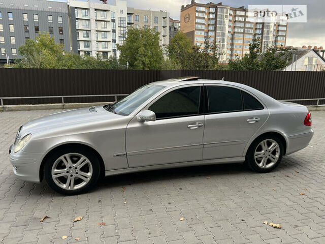 Сірий Мерседес E 220, об'ємом двигуна 2.2 л та пробігом 211 тис. км за 10750 $, фото 4 на Automoto.ua