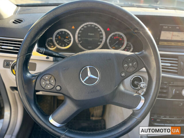 Сірий Мерседес E 220, об'ємом двигуна 2.2 л та пробігом 184 тис. км за 12900 $, фото 11 на Automoto.ua