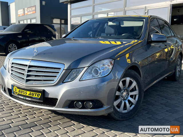 Сірий Мерседес E 220, об'ємом двигуна 2.2 л та пробігом 184 тис. км за 12900 $, фото 1 на Automoto.ua