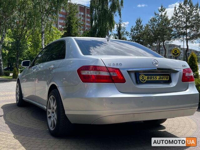Серый Мерседес E 220, объемом двигателя 2.2 л и пробегом 272 тыс. км за 10999 $, фото 4 на Automoto.ua