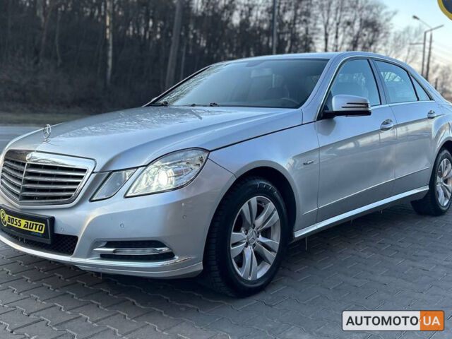 Сірий Мерседес E 220, об'ємом двигуна 2.1 л та пробігом 233 тис. км за 12500 $, фото 2 на Automoto.ua