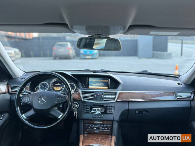 Сірий Мерседес E 220, об'ємом двигуна 2.1 л та пробігом 233 тис. км за 12500 $, фото 10 на Automoto.ua