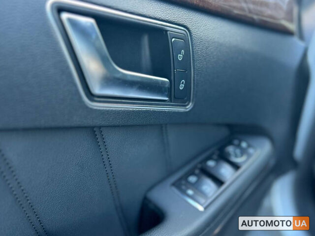 Сірий Мерседес E 220, об'ємом двигуна 2.1 л та пробігом 233 тис. км за 12500 $, фото 6 на Automoto.ua