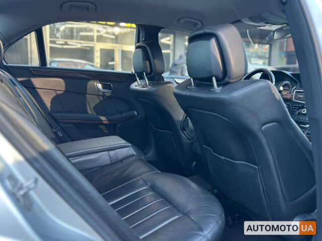 Сірий Мерседес E 220, об'ємом двигуна 2.1 л та пробігом 233 тис. км за 12500 $, фото 14 на Automoto.ua