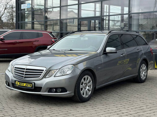 Серый Мерседес E 220, объемом двигателя 2.2 л и пробегом 369 тыс. км за 10800 $, фото 2 на Automoto.ua