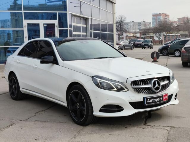 Белый Мерседес E 250, объемом двигателя 2 л и пробегом 171 тыс. км за 18990 $, фото 11 на Automoto.ua