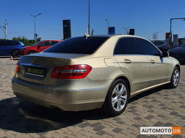 Бежевый Мерседес E 250, объемом двигателя 2.5 л и пробегом 250 тыс. км за 15999 $, фото 2 на Automoto.ua