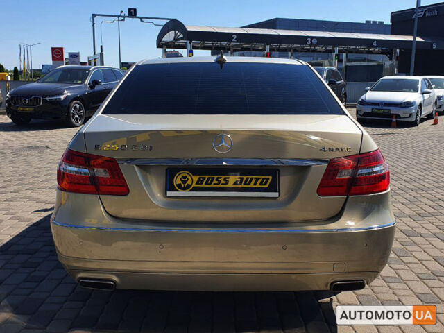Бежевый Мерседес E 250, объемом двигателя 2.5 л и пробегом 250 тыс. км за 15999 $, фото 3 на Automoto.ua