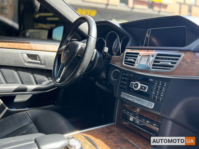 Чорний Мерседес E 250, об'ємом двигуна 2.2 л та пробігом 347 тис. км за 17500 $, фото 12 на Automoto.ua