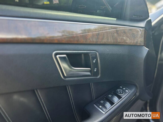Чорний Мерседес E 250, об'ємом двигуна 2.2 л та пробігом 347 тис. км за 17500 $, фото 6 на Automoto.ua