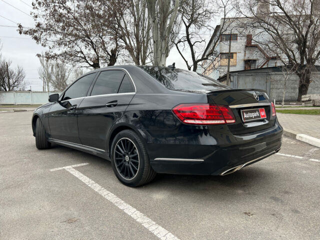 Чорний Мерседес E 250, об'ємом двигуна 2.2 л та пробігом 240 тис. км за 18990 $, фото 3 на Automoto.ua