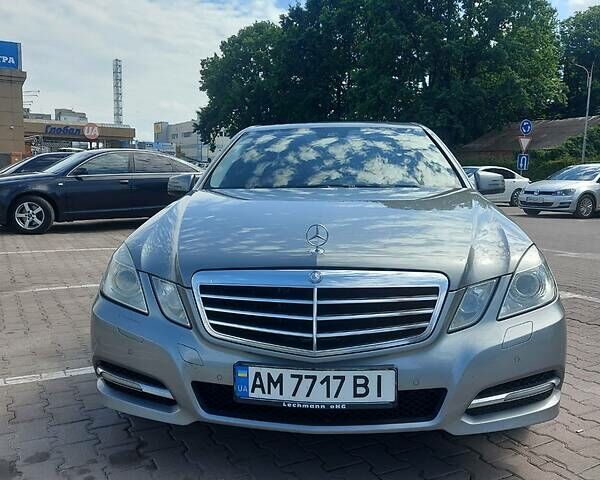 Мерседес E 250, объемом двигателя 2.1 л и пробегом 230 тыс. км за 13300 $, фото 9 на Automoto.ua