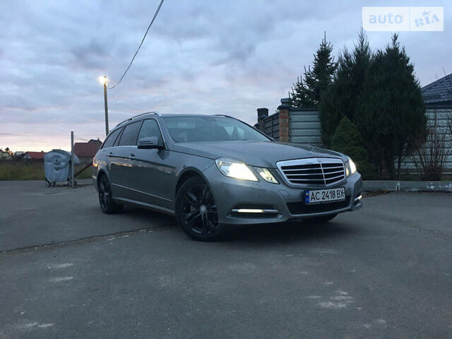 Сірий Мерседес E 250, об'ємом двигуна 2.2 л та пробігом 375 тис. км за 11900 $, фото 1 на Automoto.ua