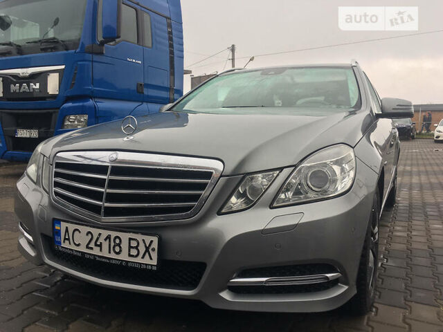 Сірий Мерседес E 250, об'ємом двигуна 2.2 л та пробігом 375 тис. км за 11900 $, фото 20 на Automoto.ua