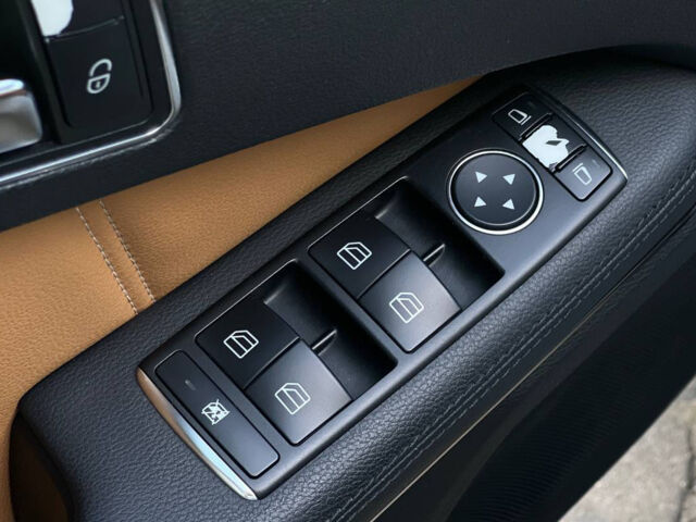 Серый Мерседес Е 300, объемом двигателя 2.2 л и пробегом 250 тыс. км за 20500 $, фото 9 на Automoto.ua