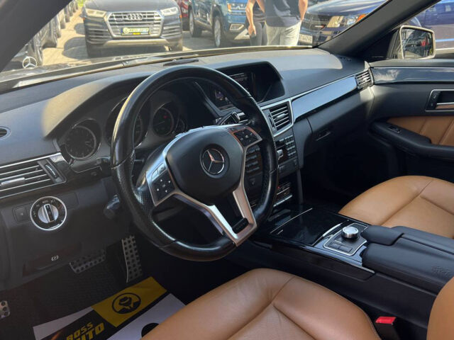 Серый Мерседес Е 300, объемом двигателя 2.2 л и пробегом 250 тыс. км за 20500 $, фото 7 на Automoto.ua