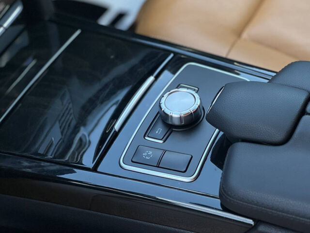 Серый Мерседес Е 300, объемом двигателя 2.2 л и пробегом 250 тыс. км за 20500 $, фото 17 на Automoto.ua