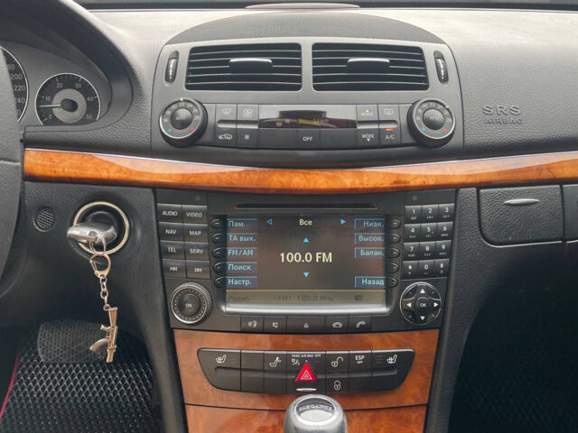 Коричневый Мерседес Е 320, объемом двигателя 3 л и пробегом 310 тыс. км за 9400 $, фото 11 на Automoto.ua