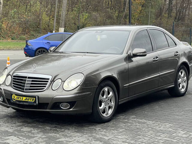 Коричневый Мерседес Е 320, объемом двигателя 3 л и пробегом 310 тыс. км за 9400 $, фото 2 на Automoto.ua