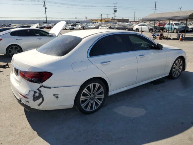 Белый Мерседес Е 350, объемом двигателя 2 л и пробегом 74 тыс. км за 30600 $, фото 5 на Automoto.ua