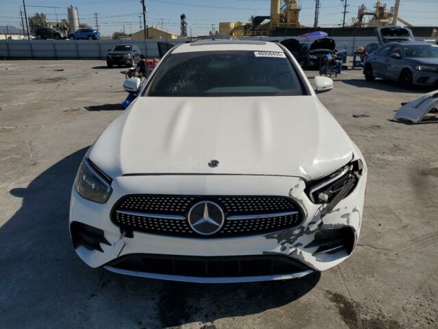 Белый Мерседес Е 350, объемом двигателя 2 л и пробегом 74 тыс. км за 30600 $, фото 1 на Automoto.ua
