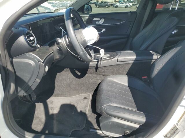 Белый Мерседес Е 350, объемом двигателя 2 л и пробегом 74 тыс. км за 30600 $, фото 6 на Automoto.ua