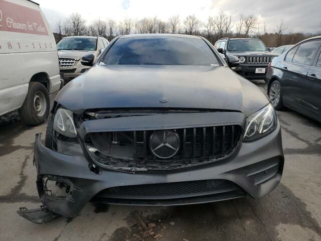 Чорний Мерседес E 43 AMG, об'ємом двигуна 3 л та пробігом 160 тис. км за 19500 $, фото 1 на Automoto.ua