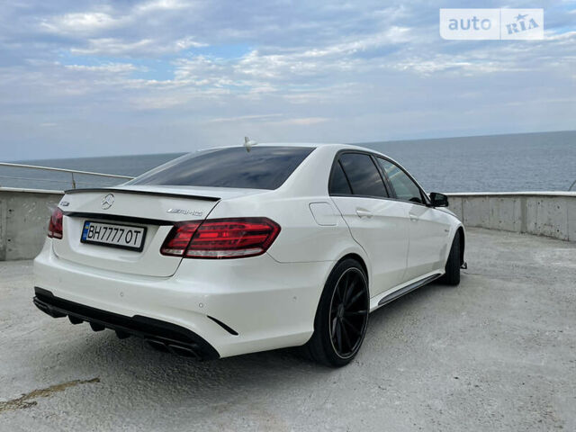 Білий Мерседес E 63 AMG, об'ємом двигуна 5.5 л та пробігом 60 тис. км за 42000 $, фото 64 на Automoto.ua