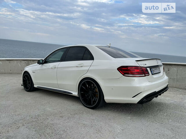 Белый Мерседес E 63 AMG, объемом двигателя 5.5 л и пробегом 60 тыс. км за 42000 $, фото 80 на Automoto.ua