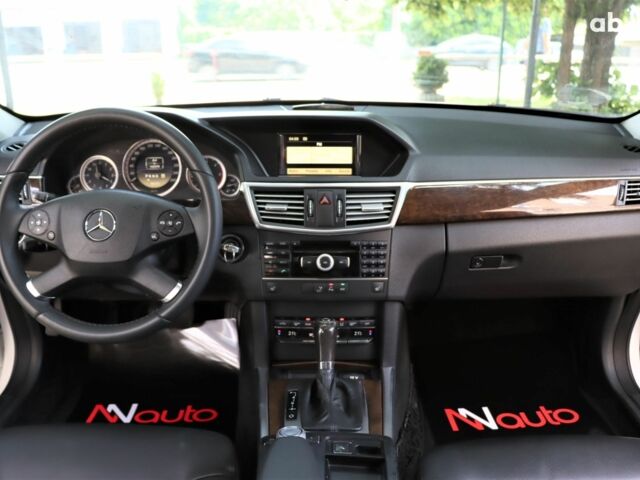 Мерседес Е-Клас 2013 у Одесі на Automoto.ua Білий Мерседес Е-Клас, об'ємом двигуна 2.2 л та пробігом 163 тис. км за 12900 $, фото 4 на Automoto.ua