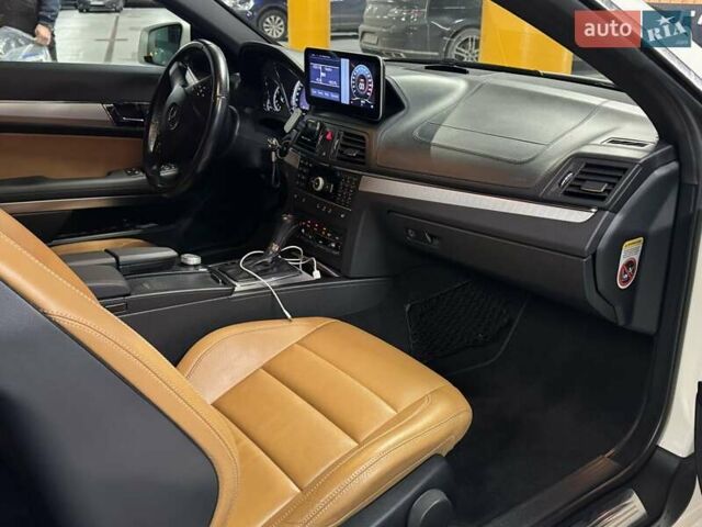 Белый Мерседес Е-Класс, объемом двигателя 1.8 л и пробегом 106 тыс. км за 19000 $, фото 4 на Automoto.ua