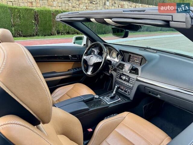 Белый Мерседес Е-Класс, объемом двигателя 3 л и пробегом 218 тыс. км за 18900 $, фото 16 на Automoto.ua