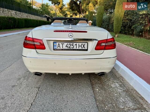 Белый Мерседес Е-Класс, объемом двигателя 3 л и пробегом 218 тыс. км за 18900 $, фото 2 на Automoto.ua