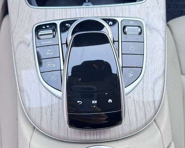 Білий Мерседес Е-Клас, об'ємом двигуна 3 л та пробігом 31 тис. км за 60050 $, фото 12 на Automoto.ua