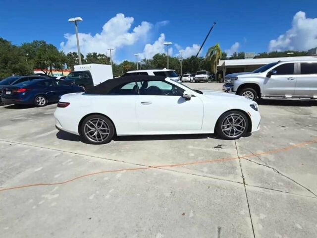 Белый Мерседес Е-Класс, объемом двигателя 0 л и пробегом 26 тыс. км за 83000 $, фото 2 на Automoto.ua