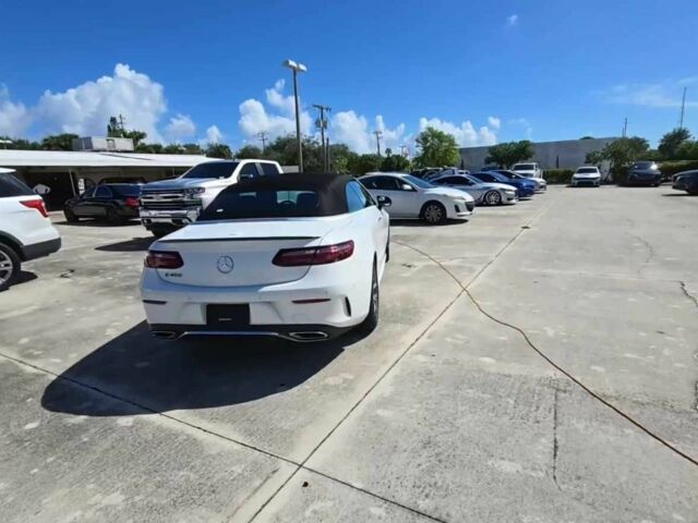 Белый Мерседес Е-Класс, объемом двигателя 0 л и пробегом 26 тыс. км за 83000 $, фото 3 на Automoto.ua