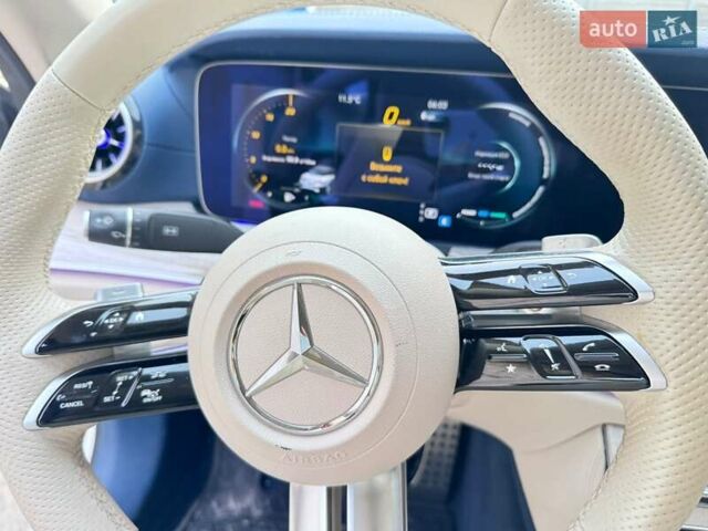 Білий Мерседес Е-Клас, об'ємом двигуна 3 л та пробігом 31 тис. км за 60050 $, фото 4 на Automoto.ua