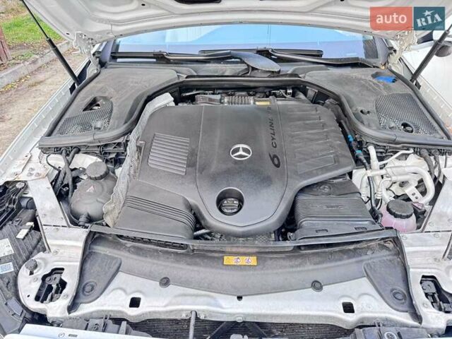 Білий Мерседес Е-Клас, об'ємом двигуна 3 л та пробігом 31 тис. км за 60050 $, фото 5 на Automoto.ua