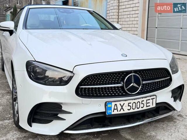 Білий Мерседес Е-Клас, об'ємом двигуна 3 л та пробігом 31 тис. км за 60050 $, фото 10 на Automoto.ua