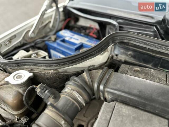 Белый Мерседес Е-Класс, объемом двигателя 2 л и пробегом 418 тыс. км за 2750 $, фото 37 на Automoto.ua