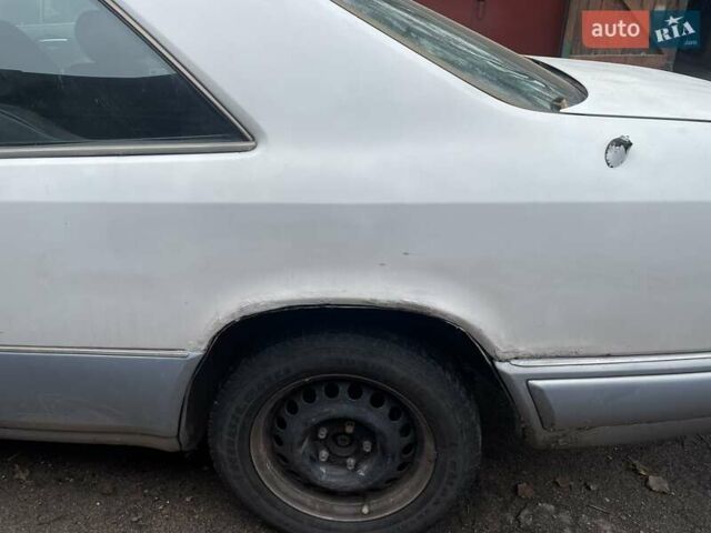 Белый Мерседес Е-Класс, объемом двигателя 2.2 л и пробегом 570 тыс. км за 3200 $, фото 12 на Automoto.ua