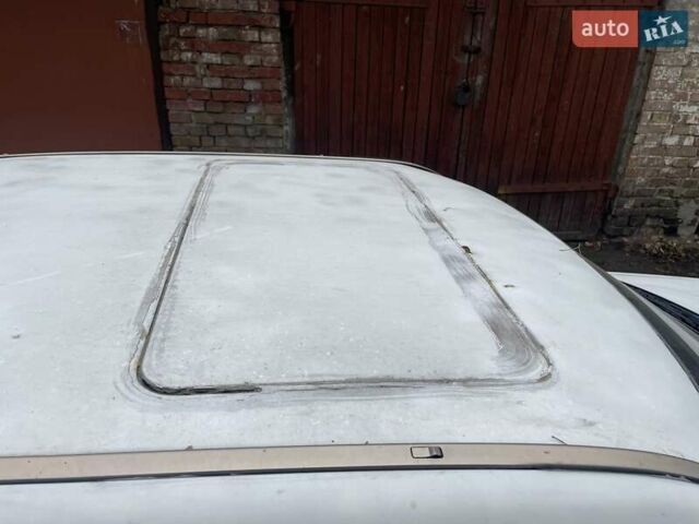 Белый Мерседес Е-Класс, объемом двигателя 2.2 л и пробегом 570 тыс. км за 3200 $, фото 14 на Automoto.ua